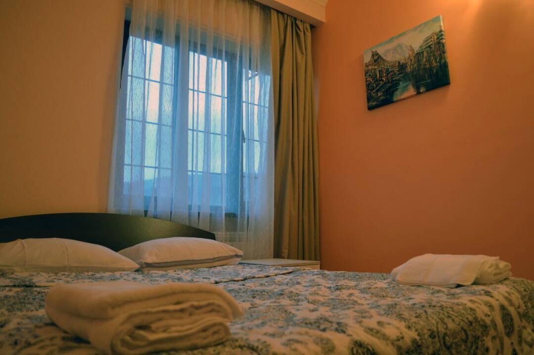 Ms. Jackson Hostel Тбилиси Екстериор снимка