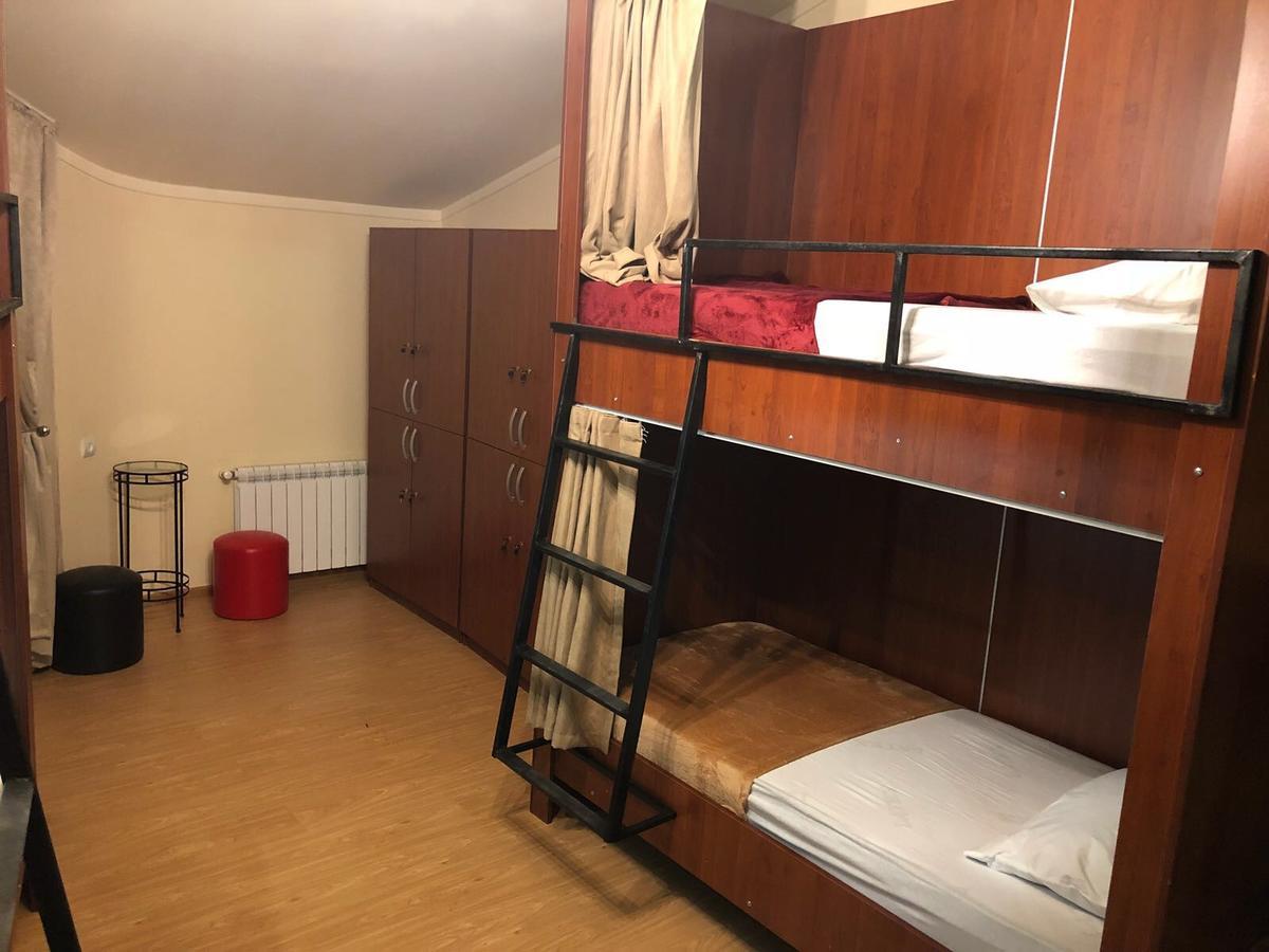 Ms. Jackson Hostel Тбилиси Екстериор снимка
