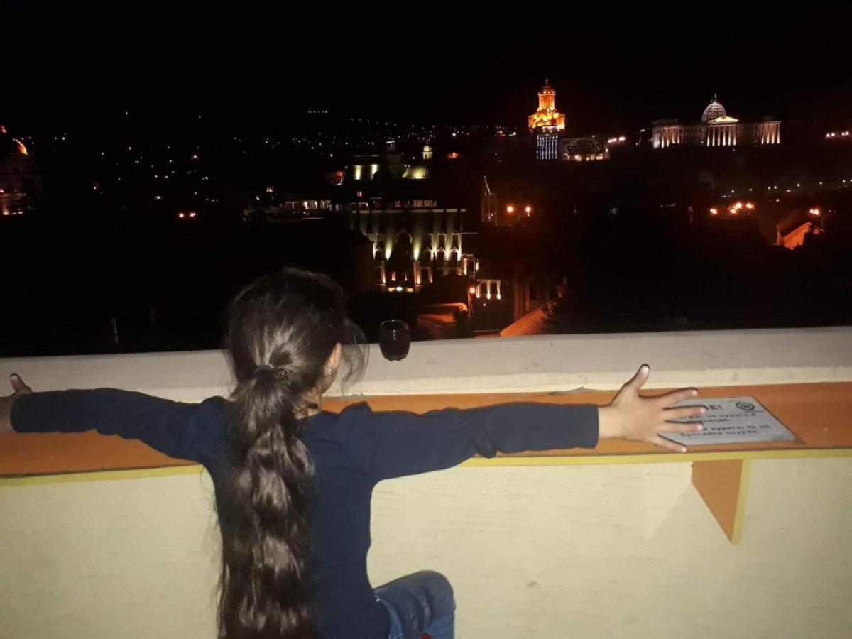 Ms. Jackson Hostel Тбилиси Екстериор снимка